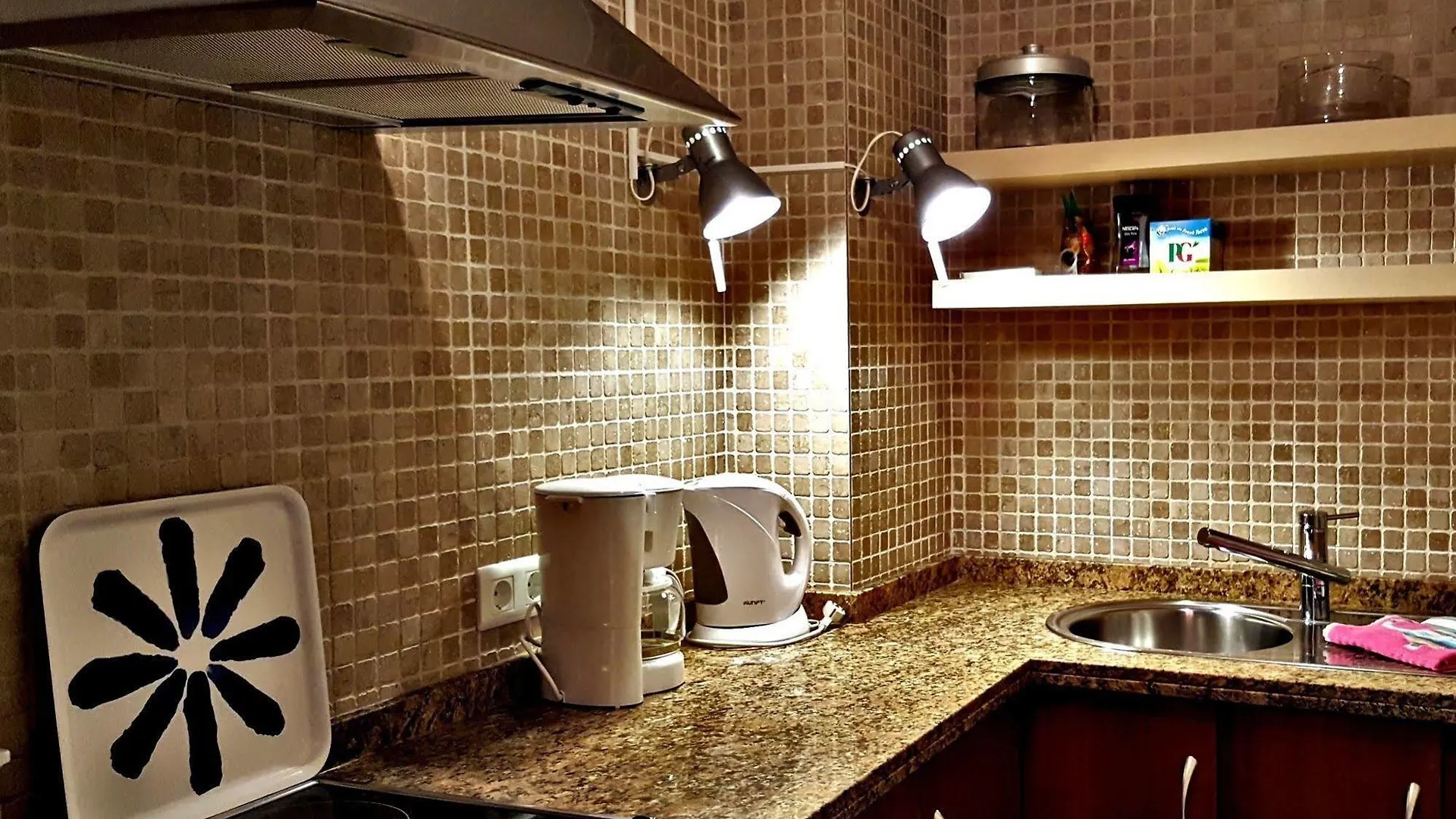نيرخا Apartamentos Balcon De Europa 0*,
